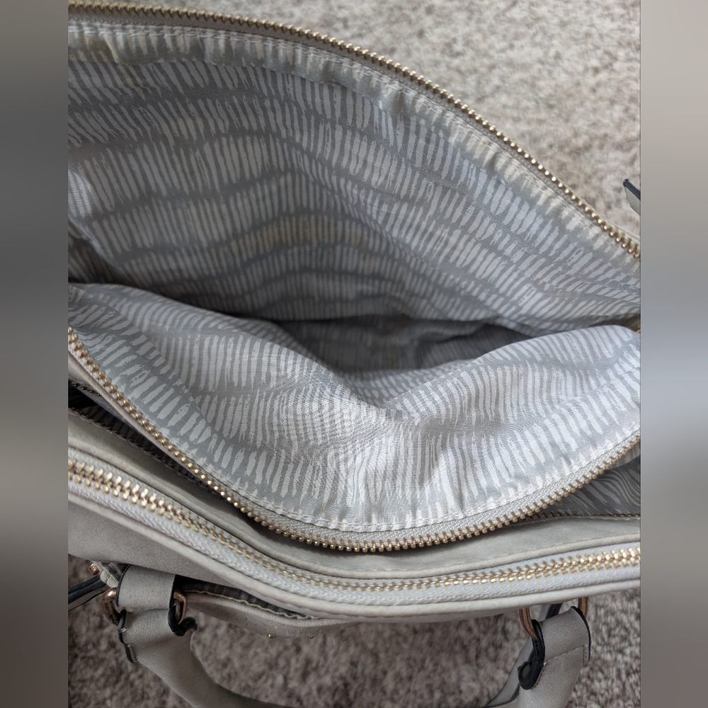 Elegant Gray Handbag - Picture 4 of 6